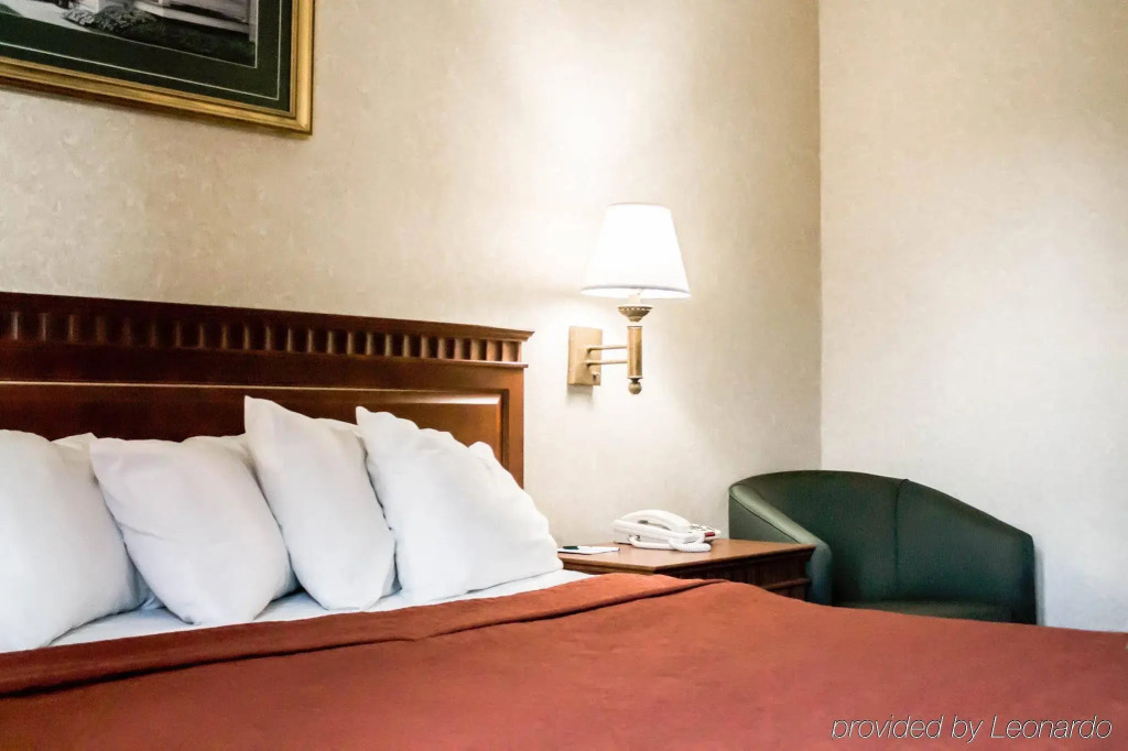 Point Hotel Queensbury - Lake George