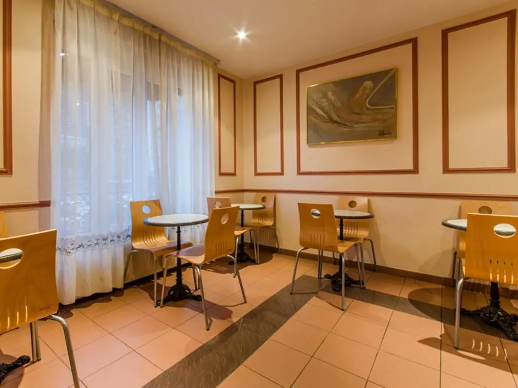 Hotel Arc Paris Porte dOrléans