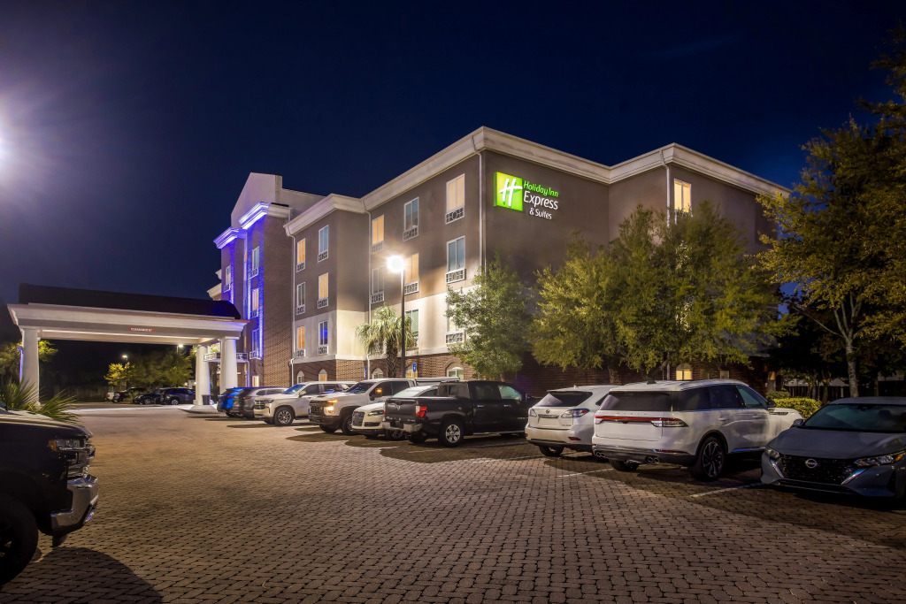 Holiday Inn Express Hotel & Suites Savannah Midtown by IHG