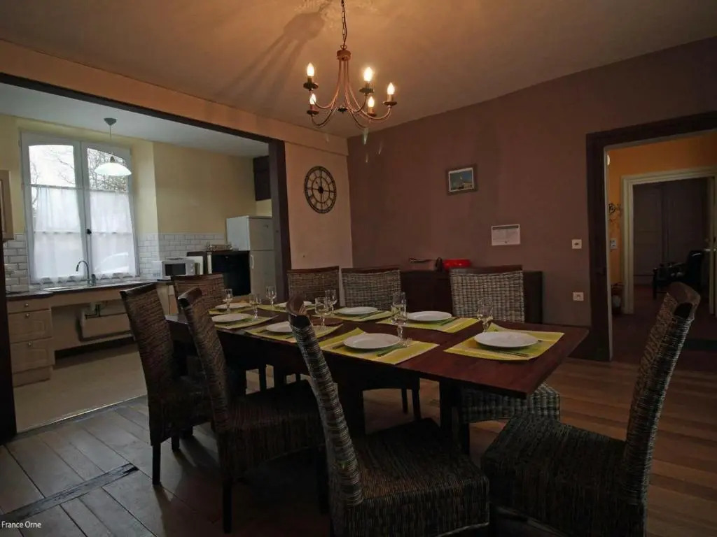 Ancien presbytère restauré avec jardin et WIFI à La Gonfrière - FR-1-497-78