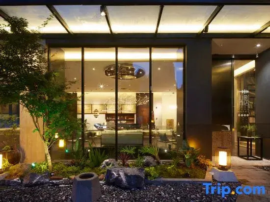 Oneheart Riverside Retreat