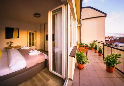 Pretty Woman's Studio with TERRACE & Air Condition