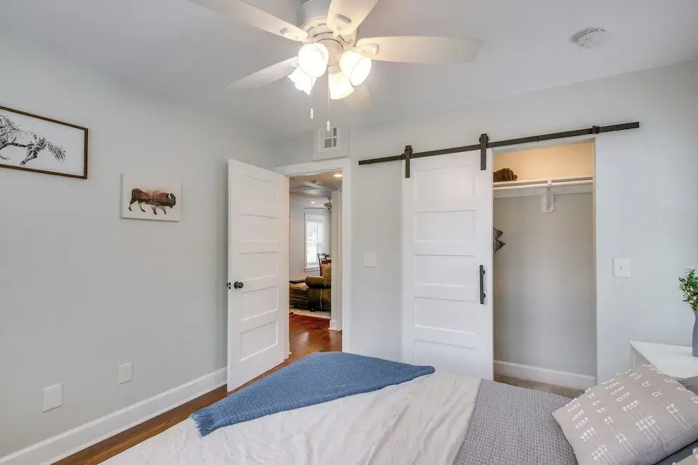 Convenient OKC Apartment: 4 Mi to Dtwn!