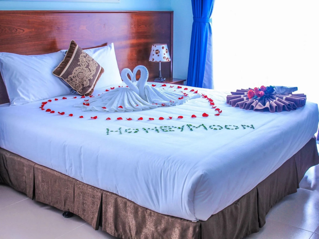 OYO 153 L&M Hotel
