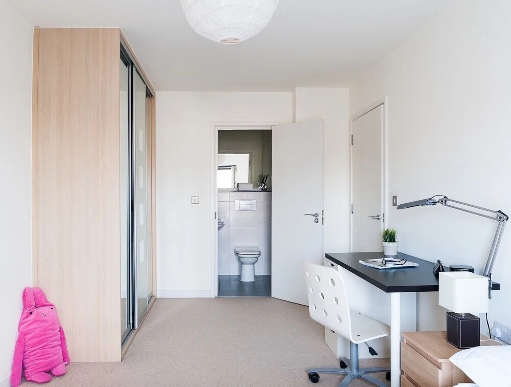 Fantastic 2BR Flat in East London