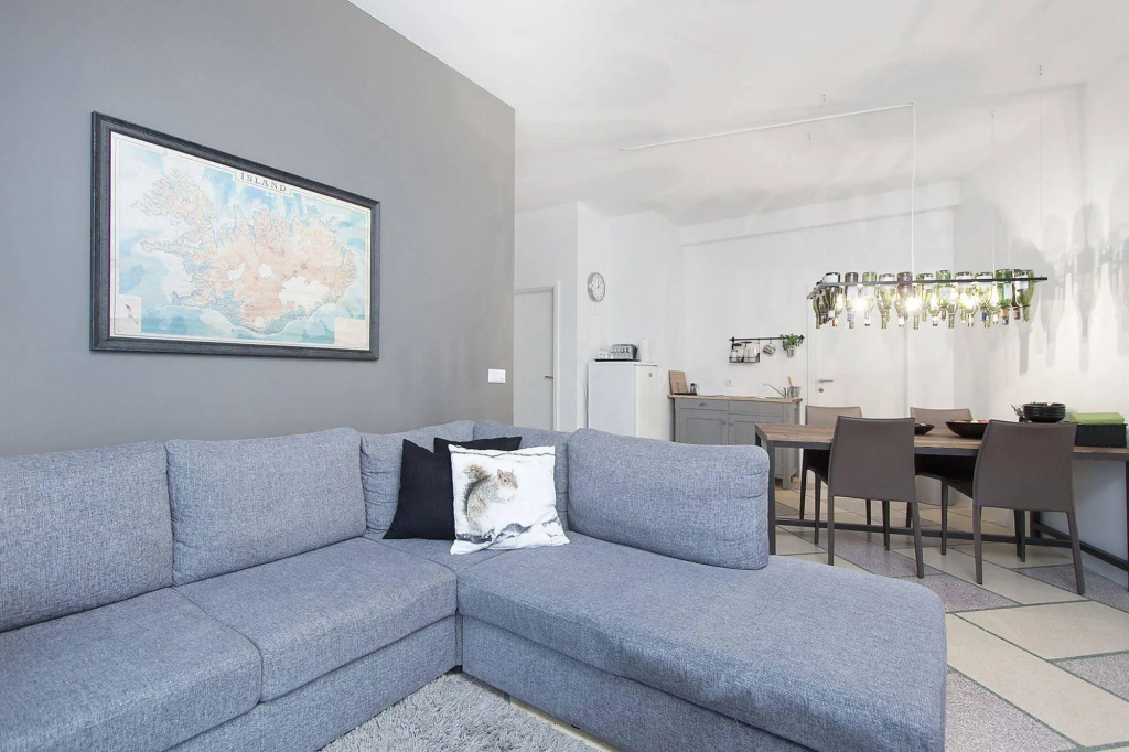 Thomsen Apartments