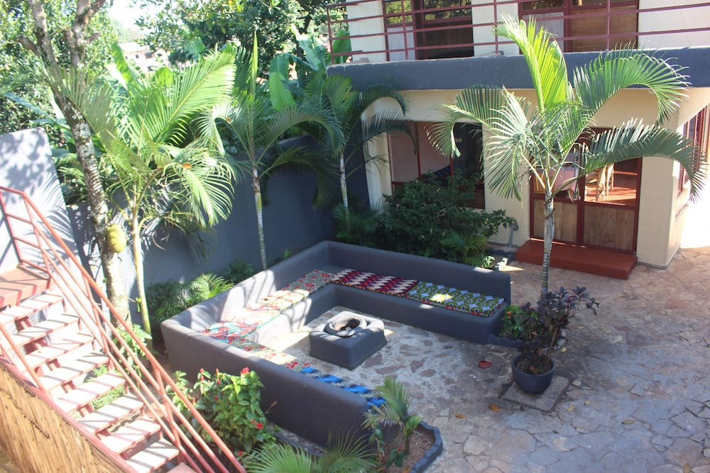 Montane Safaris Hotel, Entebbe
