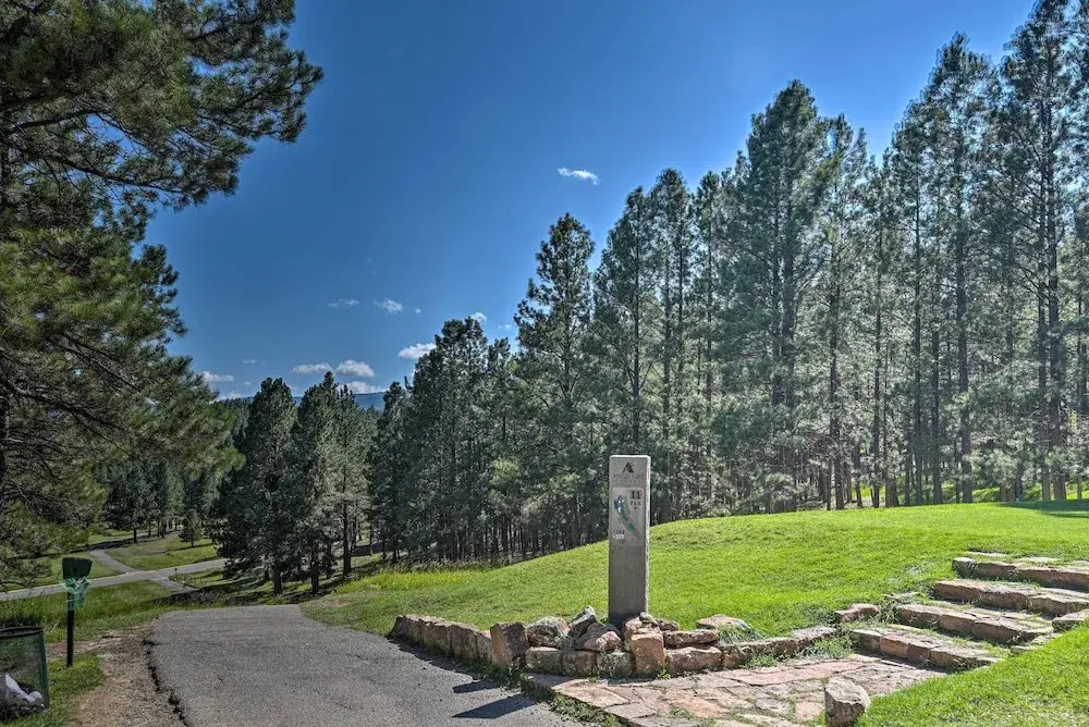 Angel Fire Mountainside Condo < 1/2 Mi to Slopes