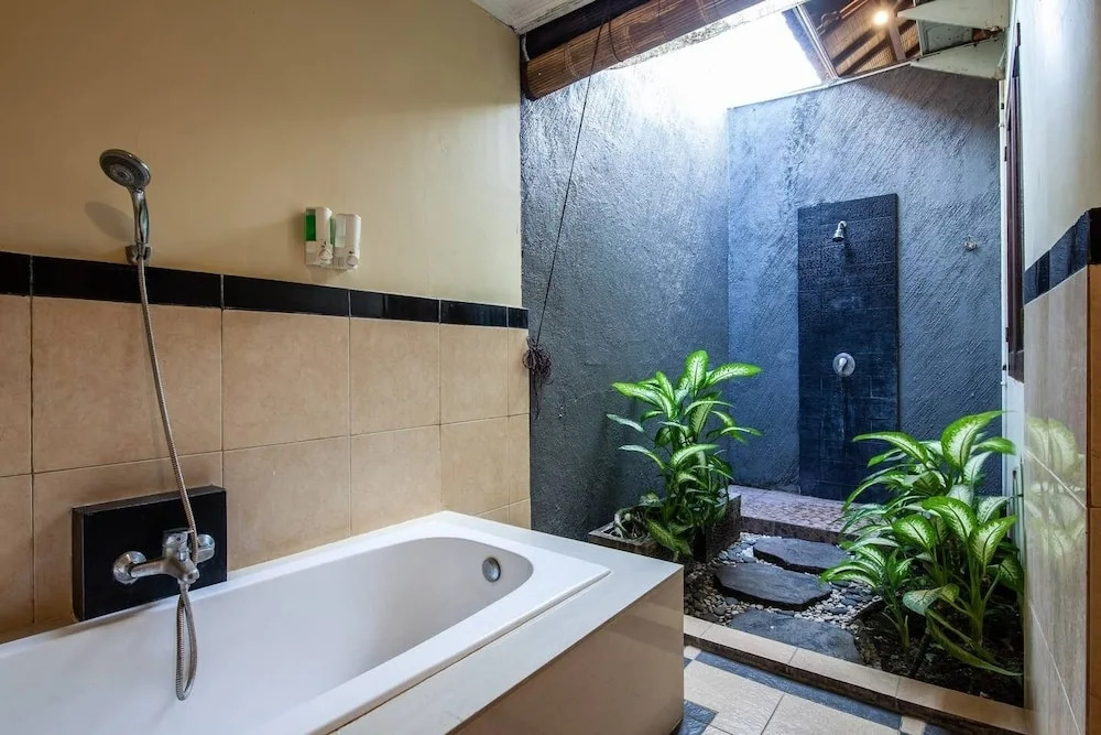 9-BR Private Pool Villa Walk to Seminyak Beach