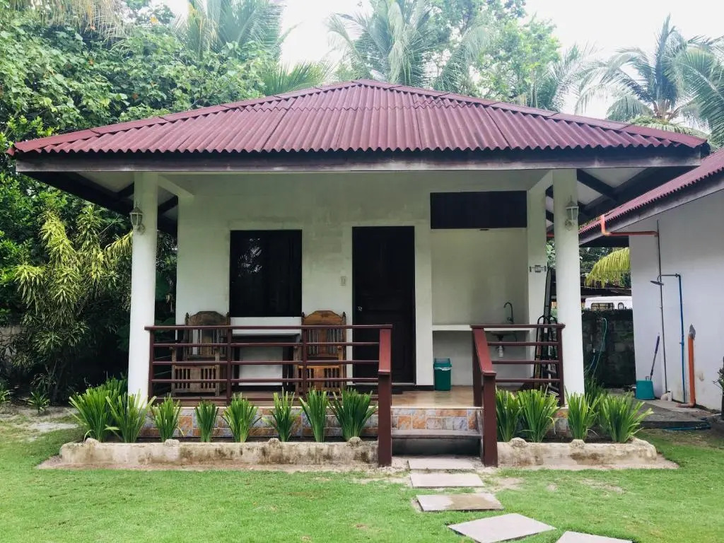 Shats Guesthouse Siargao near Beach