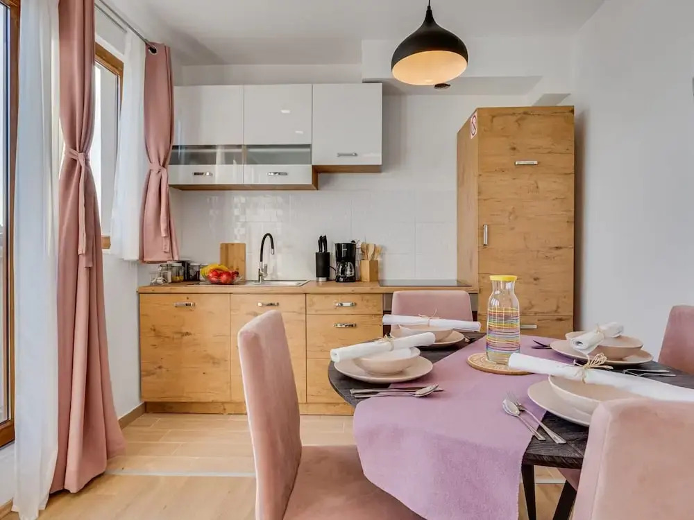 Beautiful Coastal Apartment in Karlobag