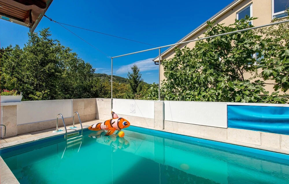 Nice Apartment in Rijeka With Wifi, Outdoor Swimming Pool and 2 Bedrooms