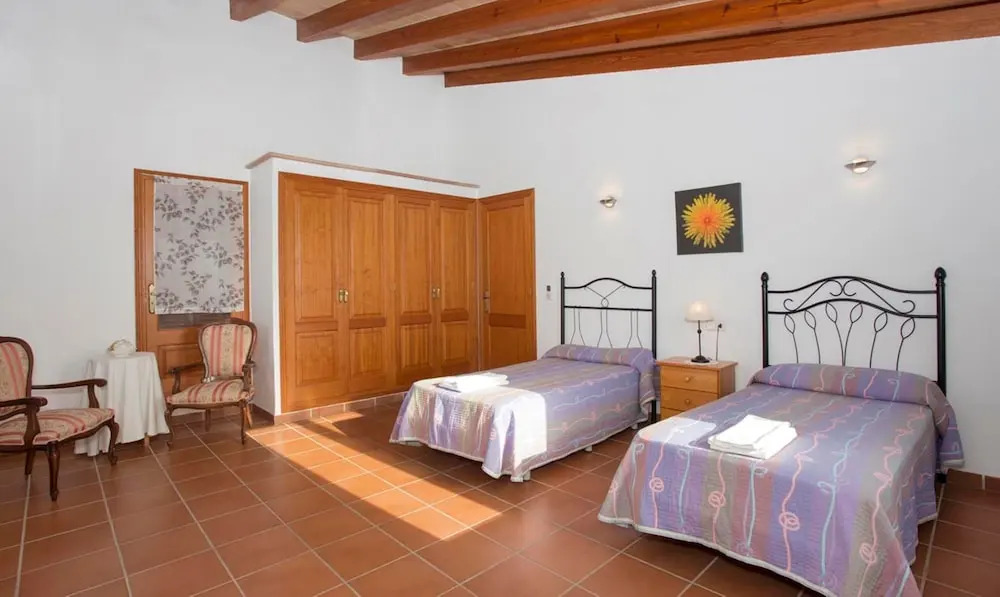 Villa - 4 Bedrooms with Pool and WiFi - 103183