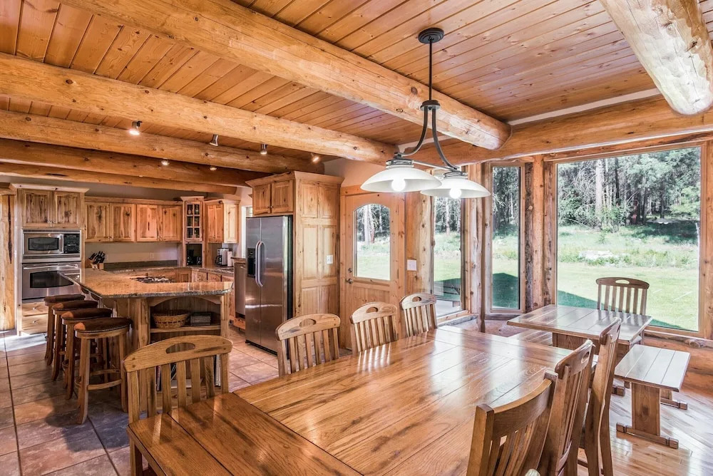 Pineview Lodge