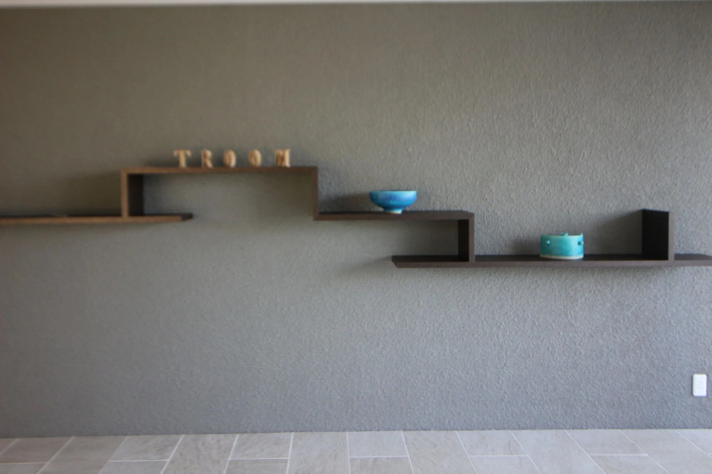 Condominium T-Room