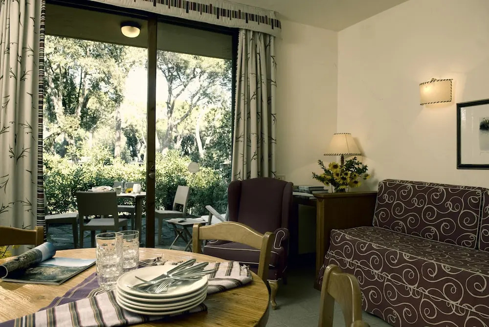 Roccamare Residence