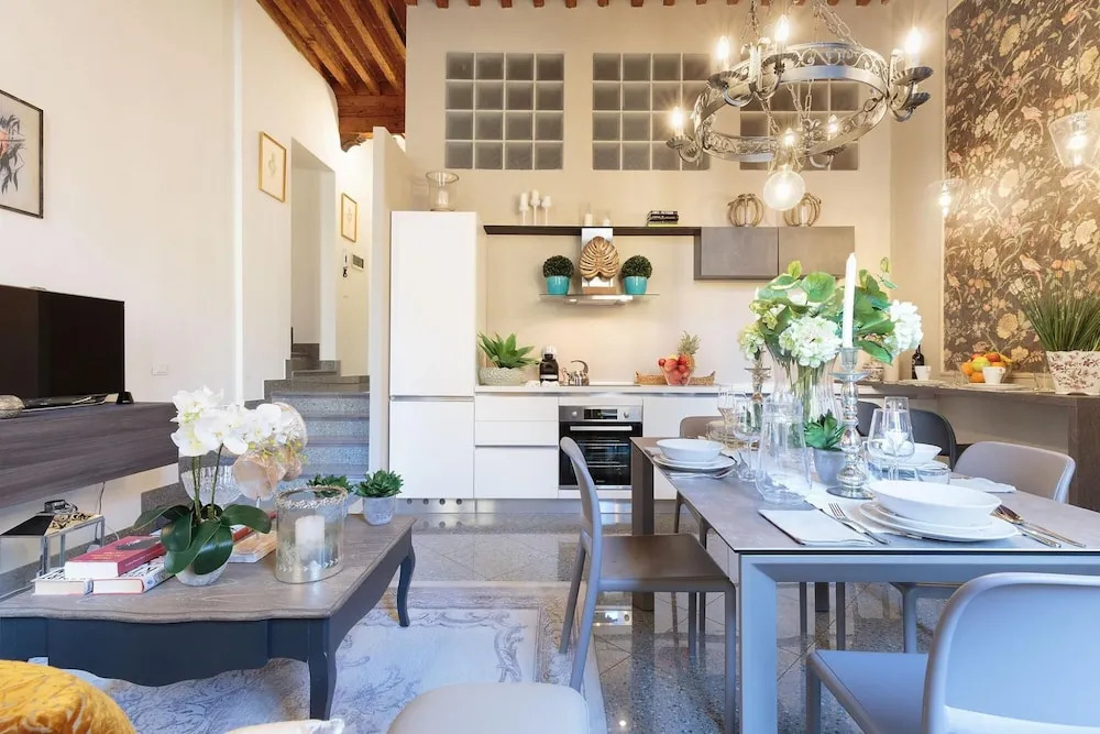 Casa Arias in Lucca With 2 Bedrooms and 1 Bathrooms