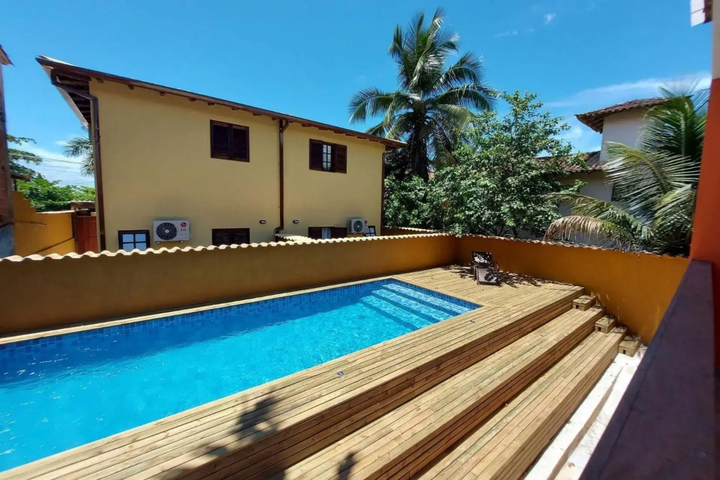 Sapeca - Novo Flat c/ piscina, 50mts da praia, churrasqueira privativa, ar con, wi-fi, netflix. 4pessoas, garagem