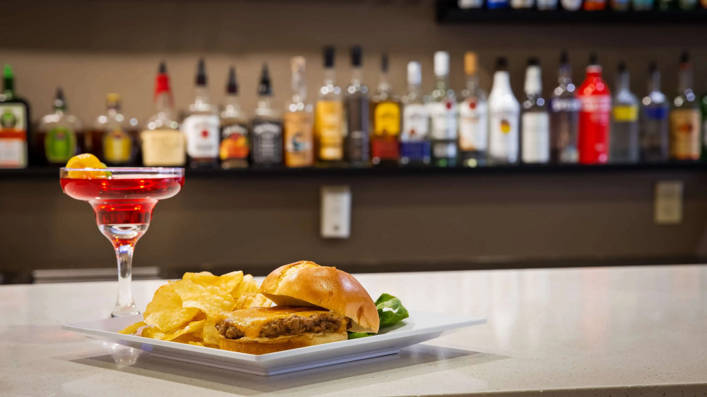 Best Western Plus Kansas City Airport - KCI East