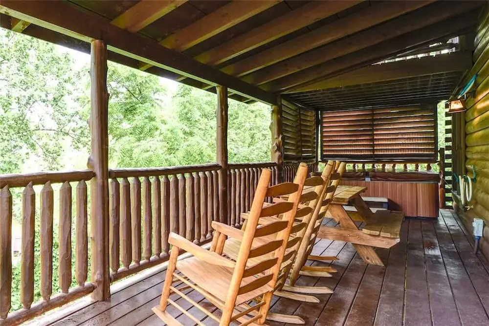 UnFirgettable 2 Bedroom Home with Hot Tub