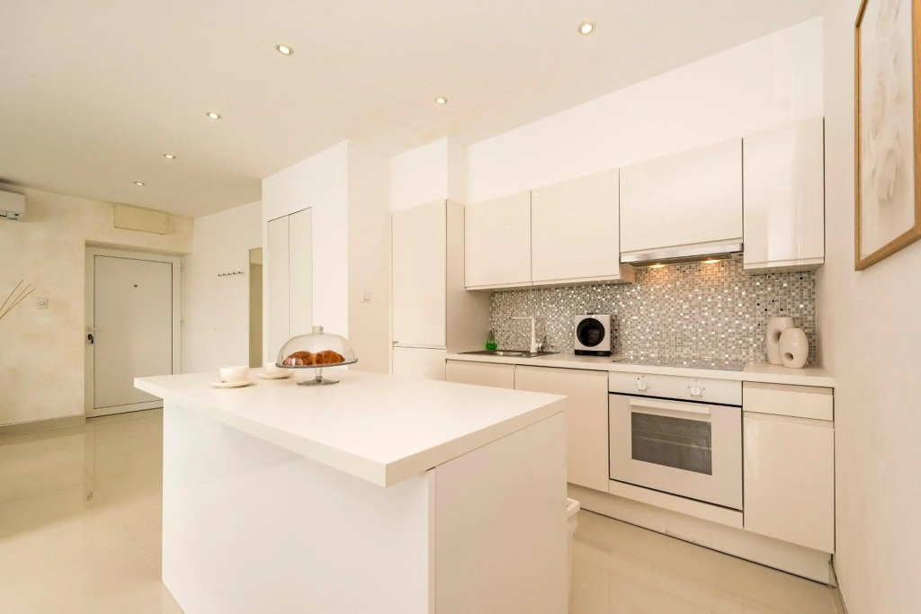 Urban Luxury Apartment