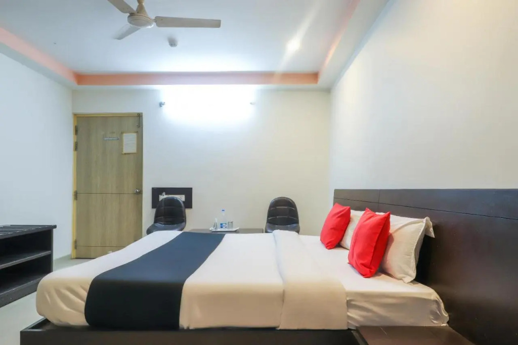 Collection O 30858 Hotel SP ROOMS