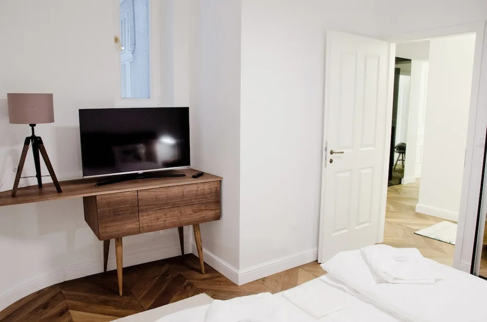 Luxury Apartment by Hi5 - Fehérhajó Suite