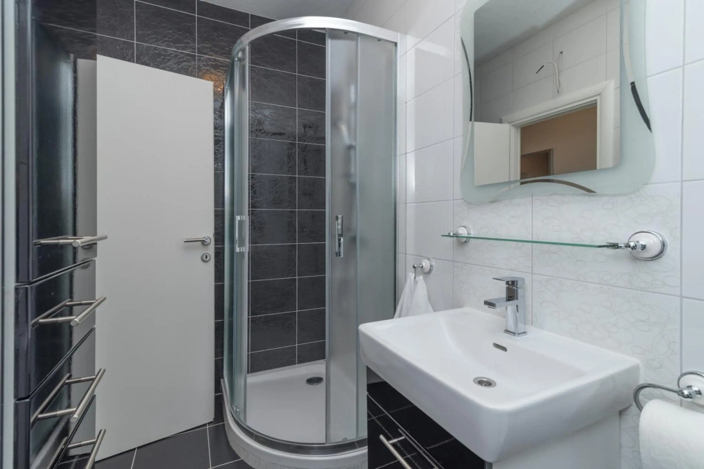 New 4* apartment "Orto" in the center of Trogir