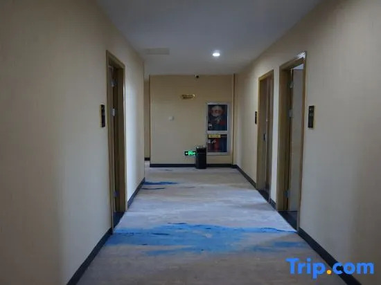 Yisu Qingju Hotel (Ningbo Fenghua Dacheng Road store)