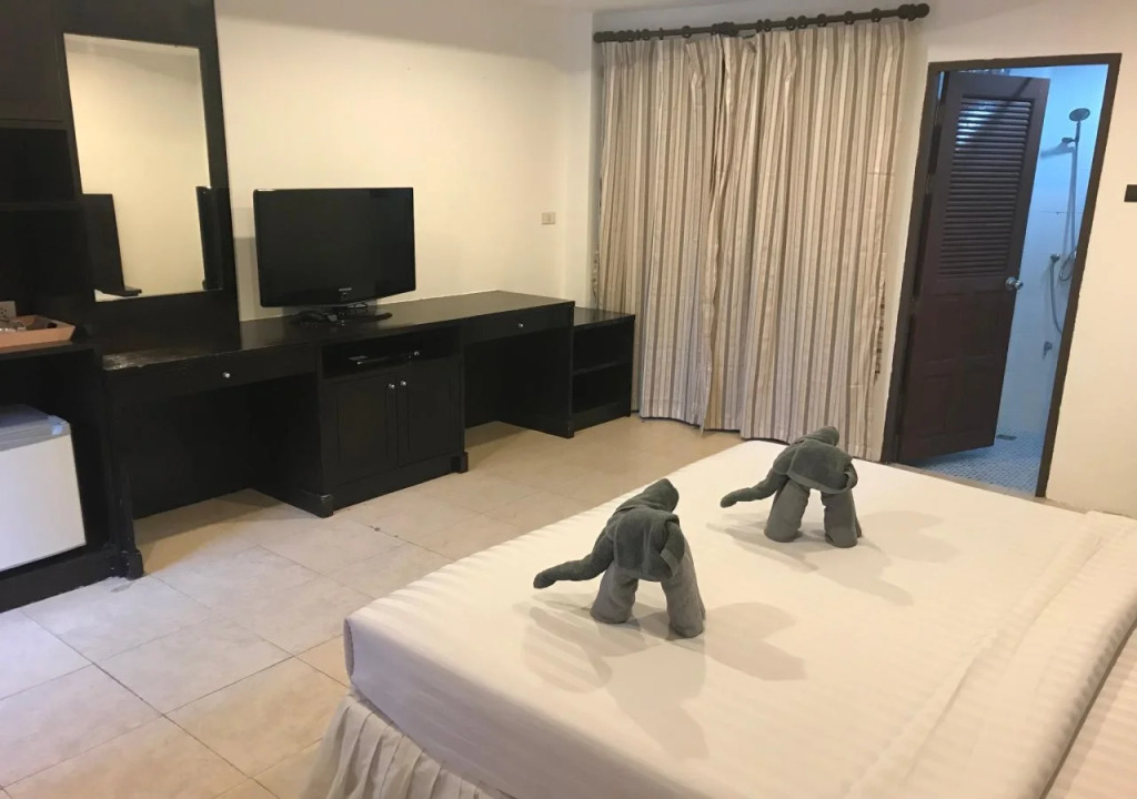 Hill Side Patong Hotel