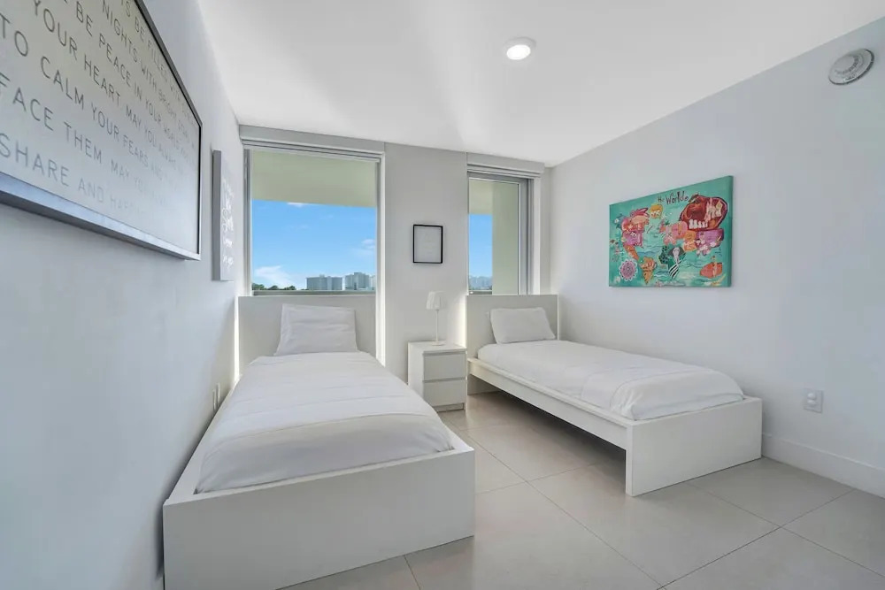 Stunning 2BR 2BA  Bay Harbour with Pool