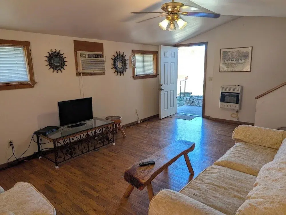 Cedarvale Cabins Turner Falls