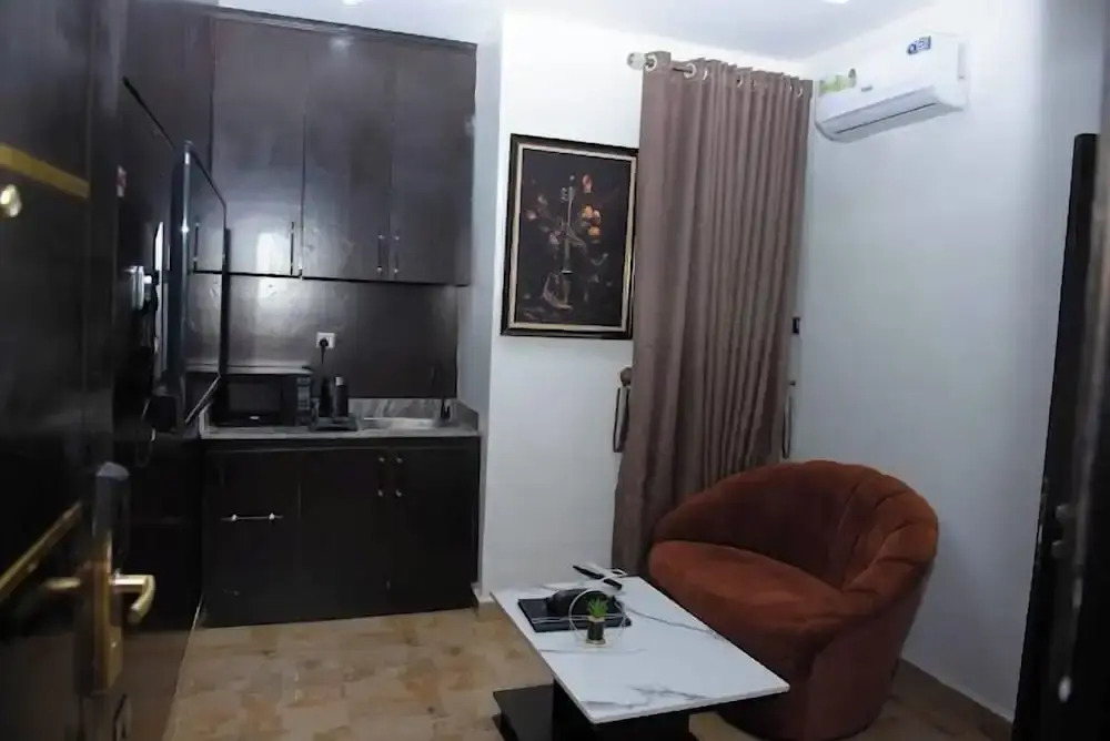 De Bullion Hotels and Suites