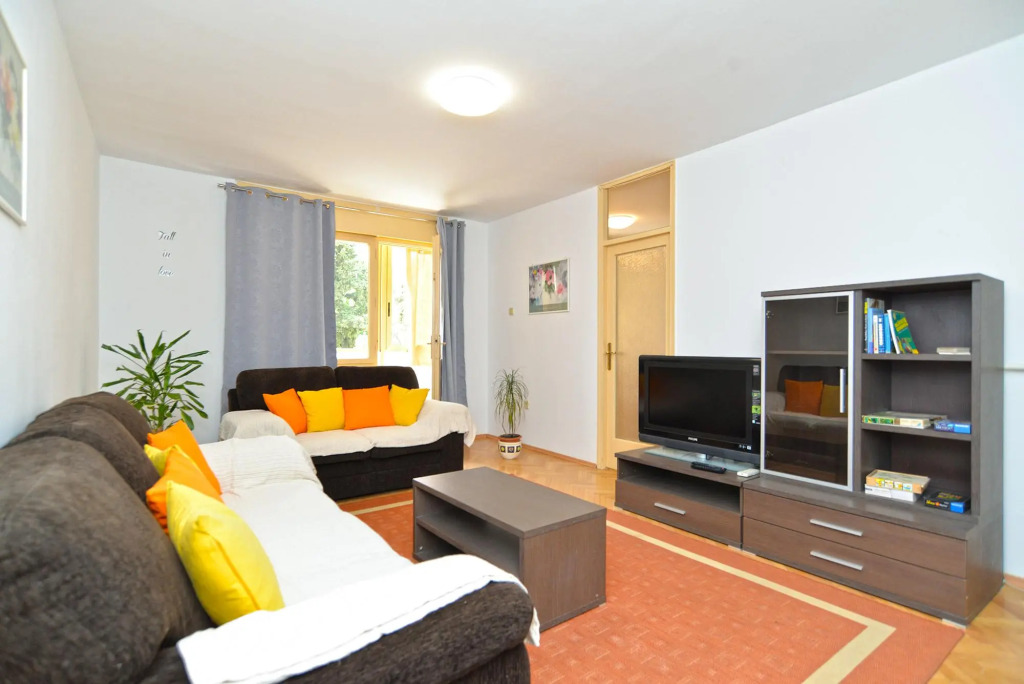Apartment 1905