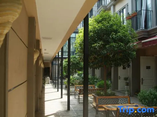 Yijiangnan Hotel