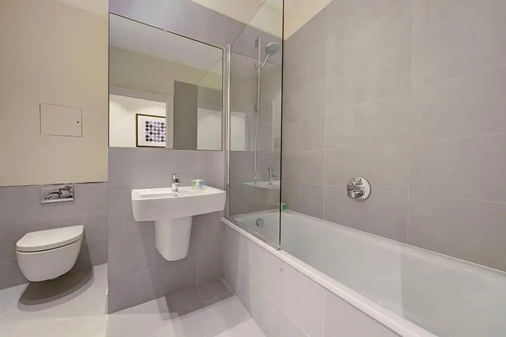 Modern 3 Bed Apartment Next to the Park - 210a