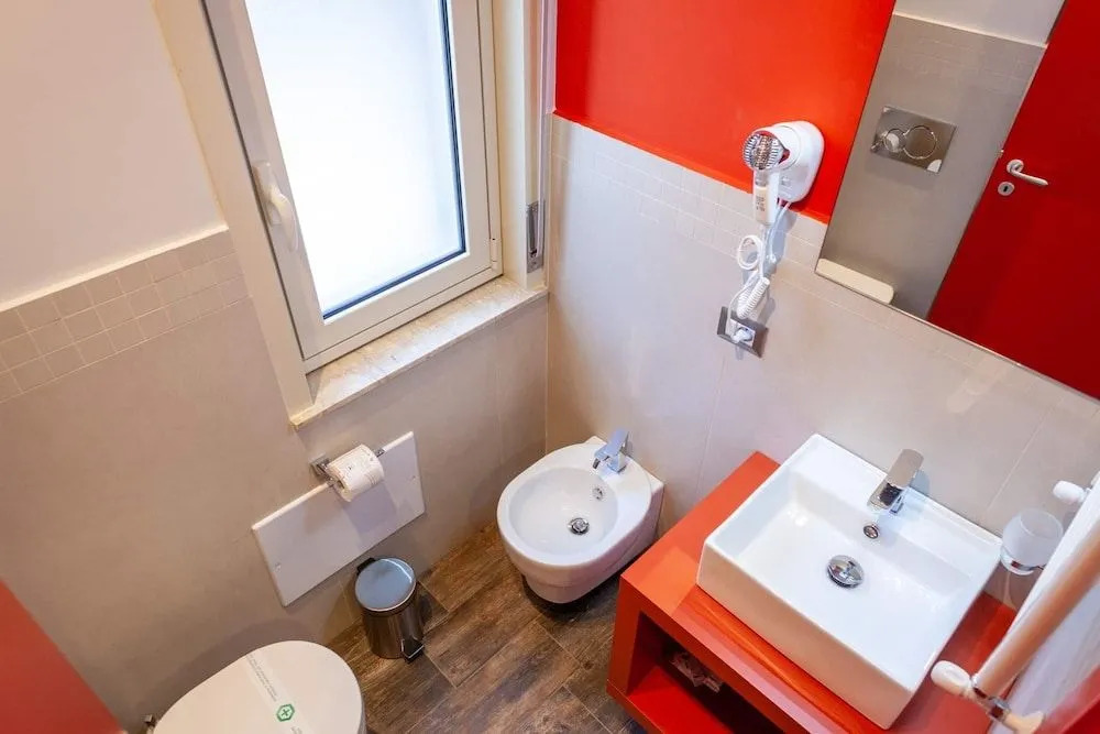Five Rooms Brolo