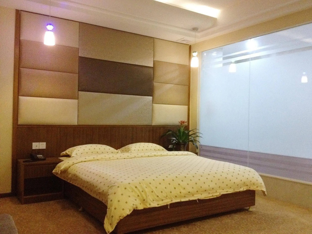 Heyuan Business Hotel