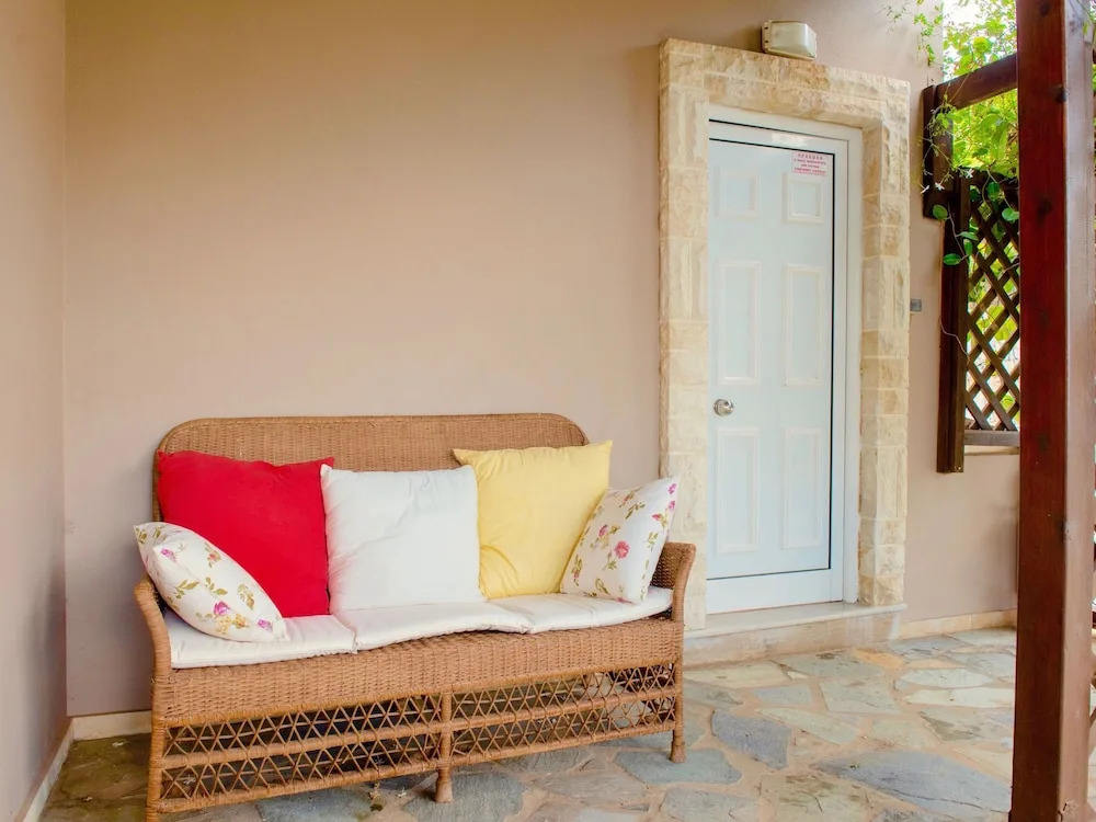 Beautiful Villa With Pool and Tennis Court at Agia Pelagia NW