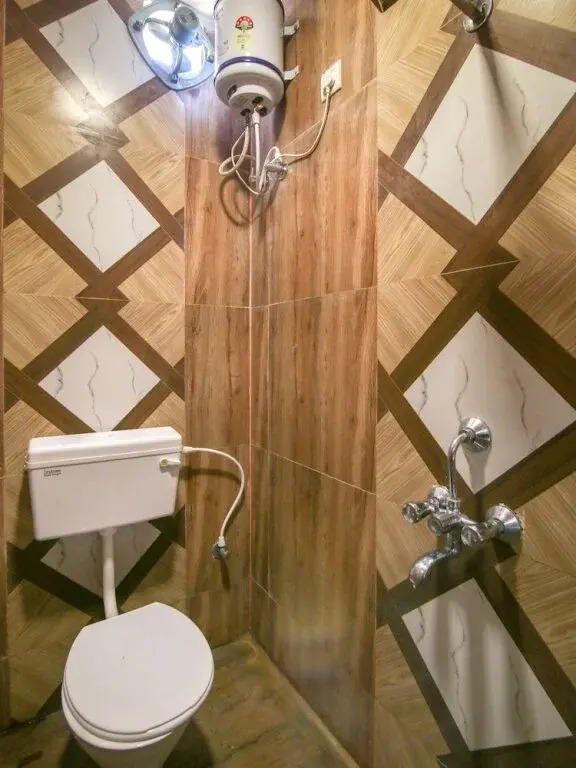 Hotel Crystal Riverside by OYO Rooms