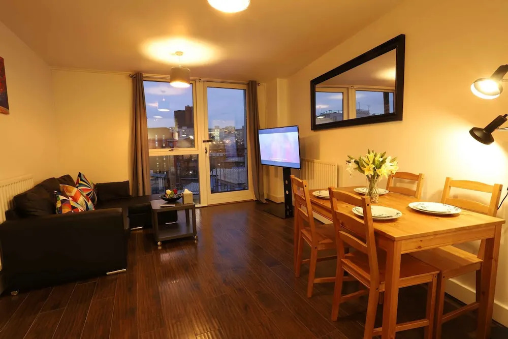 Fiveways City View Apartment