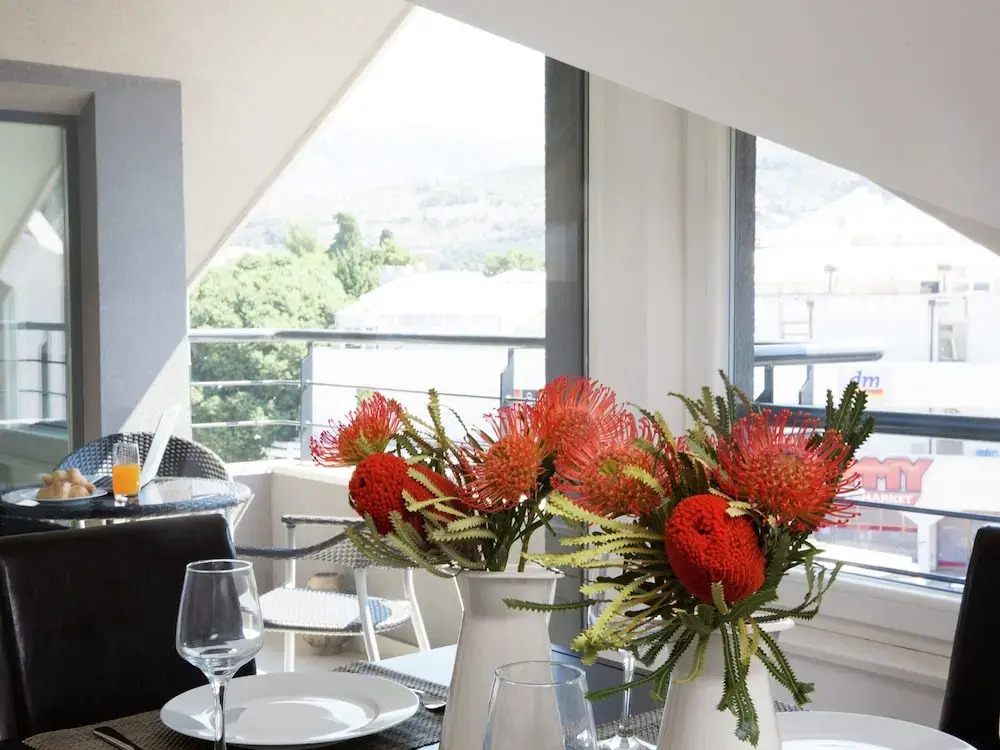 Topfloor Comfortable Luxury Apartment With Private Balcony,free Garage and Wi-fi