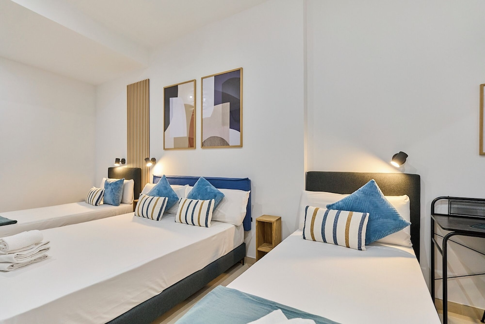 Sant Adrià Urban Suites by gaiarooms
