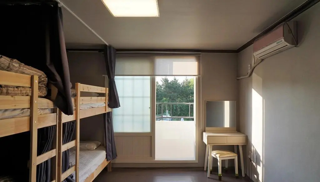 Blue Door Hostel Guesthouse