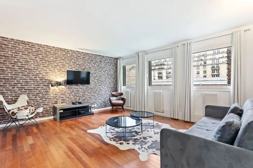 Stunning One Bedroom Apartment Sleeps 5, in Paris