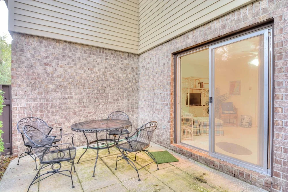 Island Townhouse #E1 by Hodnett Cooper