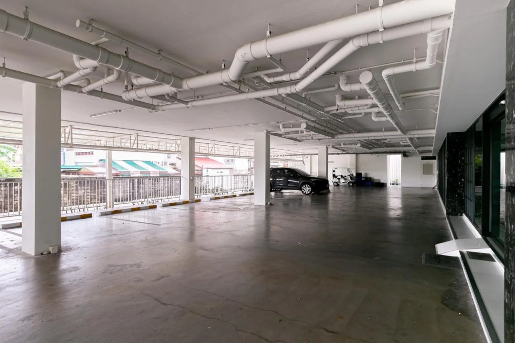 Ruan Plaisoi Apartment