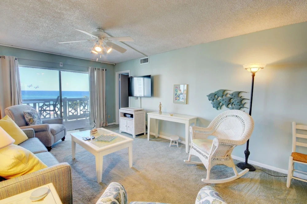 446 El Matador 2 Bedroom Condo by RedAwning