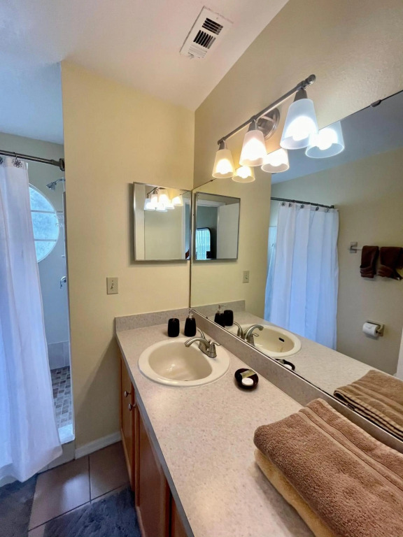 Three Bedroom Apartment #3 -- 5014 LBC -- Vusa Three Bedroom Condo Apartment
