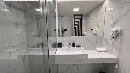 Hotel77